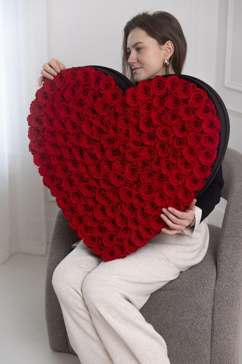 The Most Romantic Gift in Toronto: Preserved Roses That Last as Long as Your Love