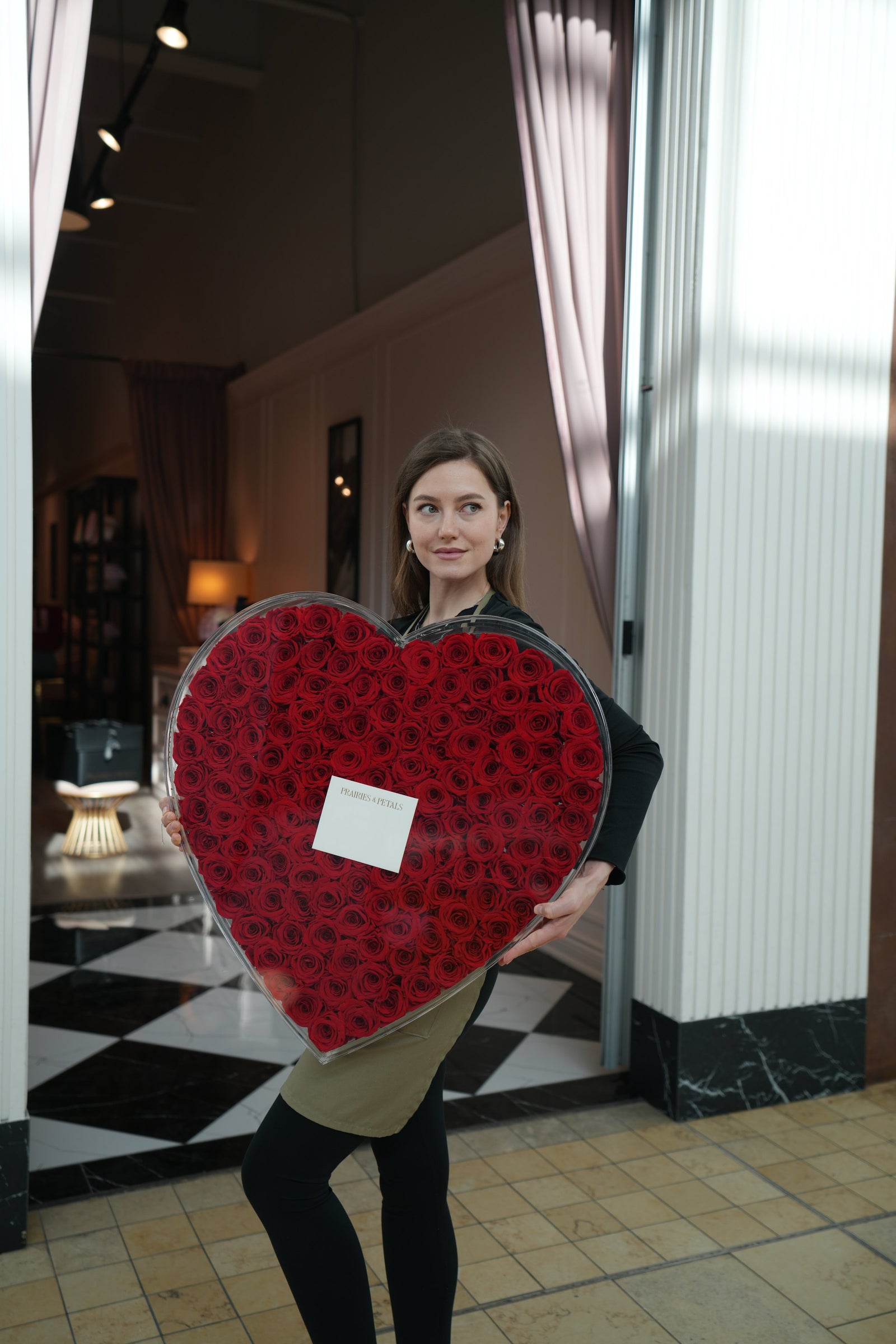 Red roses, XL Clara Kardia by Prairies & Petals